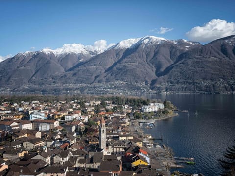 Mountain, Mountainous Landforms, Hill, Mountain Range, Highland, Hill Station, Glacial Landform, Ridge, Summit, Valley