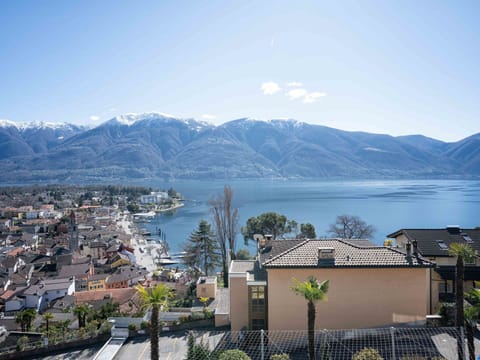 Mountainous Landforms, Body Of Water, Mountain, Hill, Mountain Range, Highland, Coastal And Oceanic Landforms, Hill Station, Coast, Lake