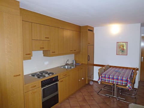 Room, Furniture, Property, Cabinetry, Kitchen, Countertop, Building, Floor, Interior Design, House