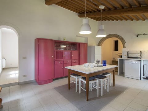 Room, Property, Building, Furniture, Interior Design, Ceiling, Floor, House, Kitchen, Architecture