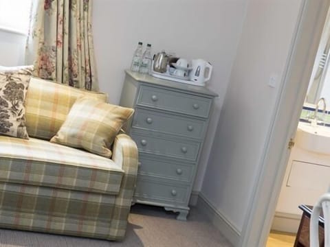 Superior Double Room, Ensuite | Premium bedding, desk, iron/ironing board, free cribs/infant beds