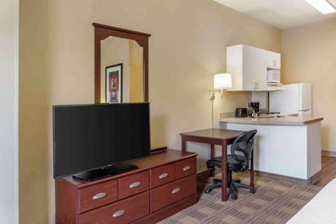 In-room safe, desk, laptop workspace, iron/ironing board