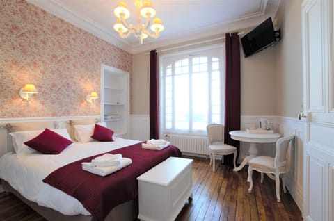 Deluxe Double Room, Non Smoking | Premium bedding, desk, soundproofing, free WiFi