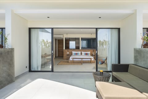 Suite, Ocean View | Premium bedding, minibar, in-room safe, desk