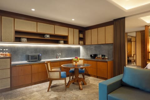 Bisma Royal Suites | Private kitchen