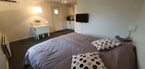 Double or Twin Room | Soundproofing, bed sheets