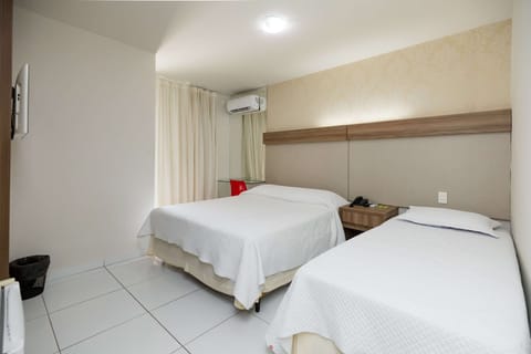 Deluxe Room | Minibar, blackout drapes, free cribs/infant beds, free WiFi