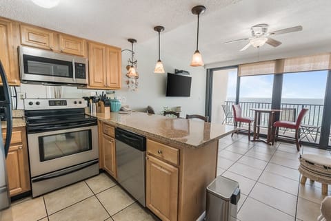 Condo, 1 Bedroom, Balcony, Beachfront (875) | Private kitchen | Full-size fridge, microwave, oven, stovetop