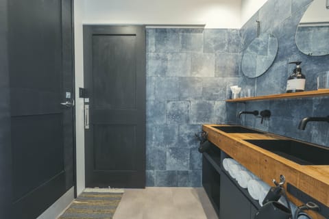 Superior Studio Suite (3F) | Bathroom sink