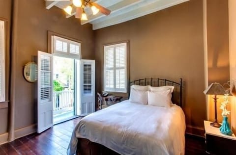 Audubon Cottage 4 | Premium bedding, pillowtop beds, free minibar, in-room safe