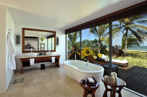 Prestige Ocean Front Pool Villa | Bathroom | Separate tub and shower, free toiletries, hair dryer, slippers