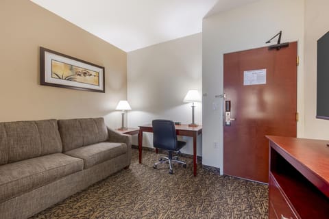 Suite, 1 King Bed, Non Smoking, Refrigerator & Microwave | Desk, blackout drapes, iron/ironing board, free WiFi