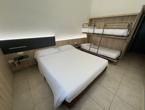 Comfort Quadruple Room | 4 bedrooms, desk, cribs/infant beds, free WiFi