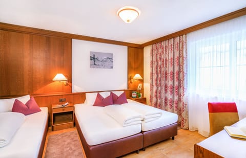 Comfort Apartment, 2 Bedrooms (Apartment Sulai) | Hypo-allergenic bedding, in-room safe, desk, laptop workspace