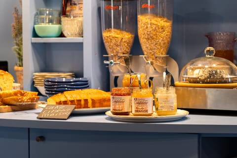 Daily buffet breakfast (EUR 9.9 per person)