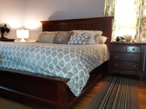 Premium bedding, free minibar, individually decorated