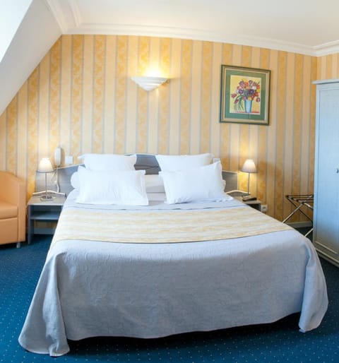 Double Room | Desk, soundproofing, free WiFi, bed sheets
