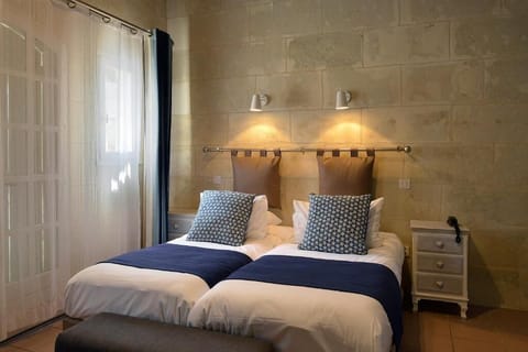 Comfort Double Room | Individually decorated, desk, free WiFi, bed sheets