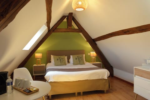 Junior Double Room | Individually decorated, desk, free WiFi, bed sheets