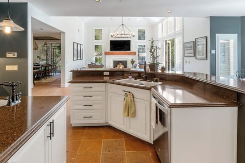 Open Kitchen plan with Wolf
Gas Range