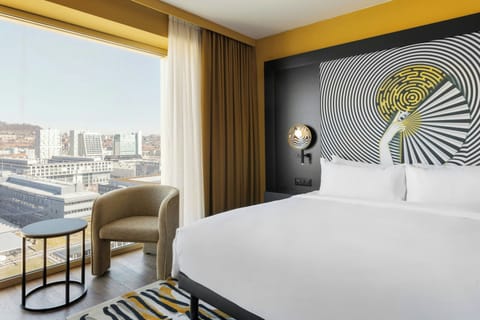 Premium bedding, in-room safe, desk, blackout drapes