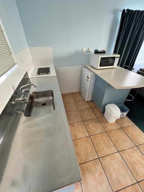 Large Studio Apartment | Private kitchen | Fridge, microwave, stovetop, electric kettle