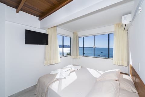 Panoramic Double Room | Minibar, in-room safe, free WiFi, bed sheets