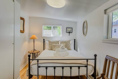 Villa (1 Bedroom) | 1 bedroom, iron/ironing board, bed sheets