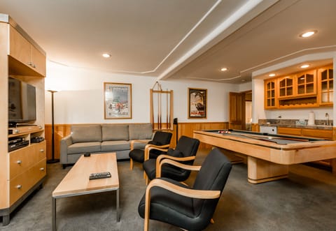 Bonus Game Room, Pool Table, Cable TV, Alexa for Music, Nintendo 64