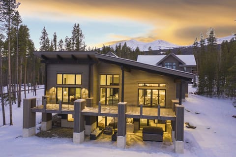 Peak 7 Chalet - View at Sunset