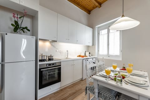 Apartment | Private kitchen | Full-size fridge, oven, stovetop, espresso maker