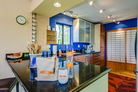 Fully Equipped Kitchen with Bar Seating for Two