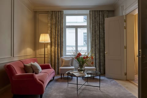 Suite, 1 Bedroom | Minibar, in-room safe, individually decorated, individually furnished