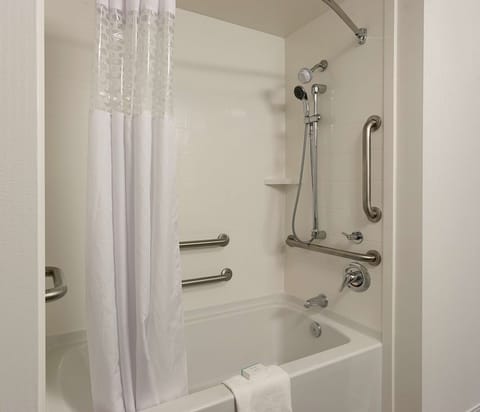 Room, 1 King Bed, Accessible, Bathtub (Mobility & Hearing) | Bathroom | Combined shower/tub, free toiletries, hair dryer, towels
