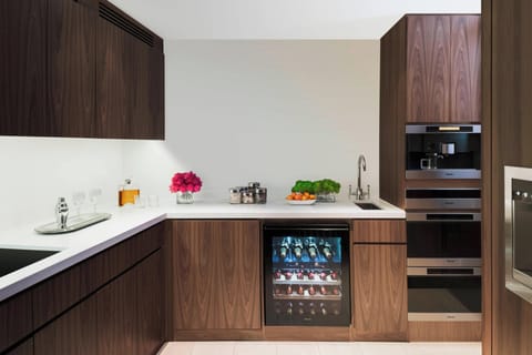 Suite, 1 Bedroom, City View | Private kitchen | Espresso maker, coffee/tea maker, electric kettle