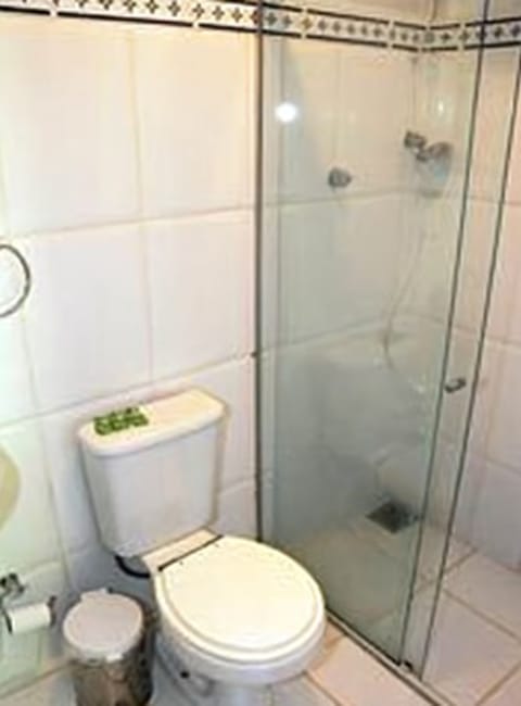 Double or Twin Room | Bathroom | Shower, free toiletries, towels