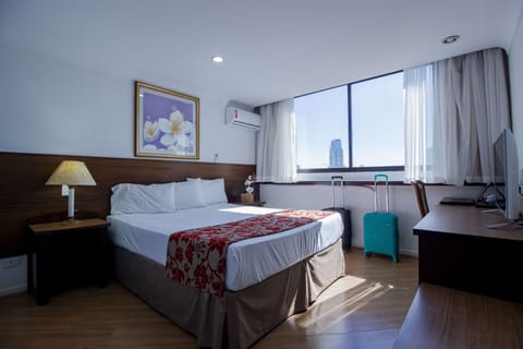 Deluxe Double Room, 1 Double Bed | Select Comfort beds, in-room safe, desk, free WiFi