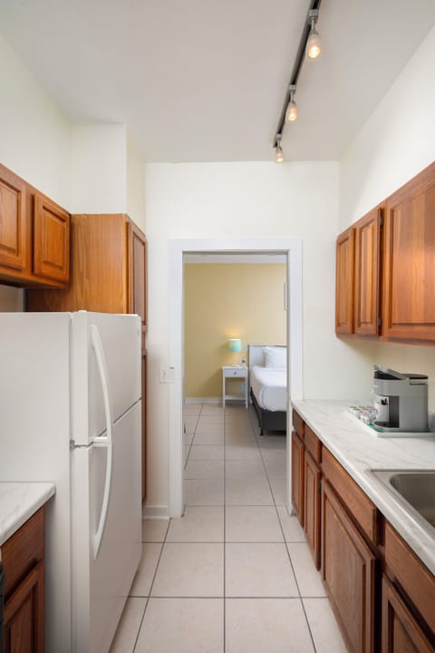 Superior Double Room | Private kitchen | Fridge, microwave