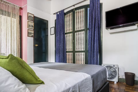 Standard Double Room | Minibar, desk, rollaway beds, free WiFi