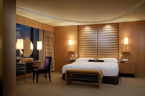 Grand Suite, 1 King Bed | Premium bedding, minibar, in-room safe, desk