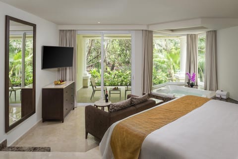 Superior Junior Suite Golf Course - Kids & Teens Free | Premium bedding, down comforters, memory foam beds, free minibar