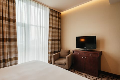 Suite, 1 Bedroom | Hypo-allergenic bedding, Select Comfort beds, minibar, in-room safe