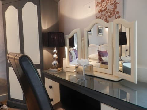 Standard Double Room, Private Bathroom | Premium bedding, desk, iron/ironing board, free WiFi