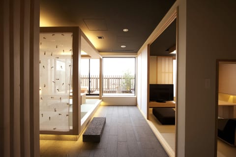 Suite Annex Building(103 square meter) | Premium bedding, down comforters, memory foam beds, in-room safe