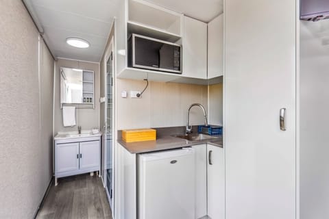 Double Bed Pod | Select Comfort beds, iron/ironing board, free WiFi, bed sheets