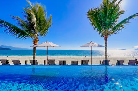 Outdoor pool, sun loungers