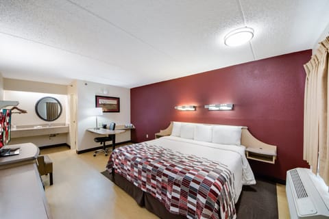 Superior Room, 1 King Bed (Smoke Free) | In-room safe, desk, blackout drapes, free cribs/infant beds