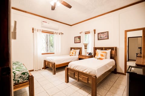 Vacation House Room | In-room safe, iron/ironing board, free WiFi, bed sheets