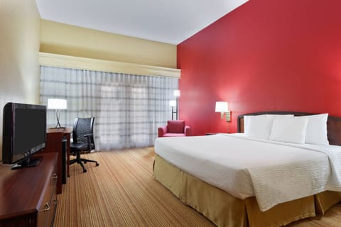 Room, 1 King Bed | Premium bedding, down comforters, desk, laptop workspace