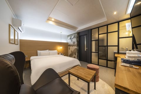 Premium Double Room | Down comforters, desk, free WiFi, bed sheets